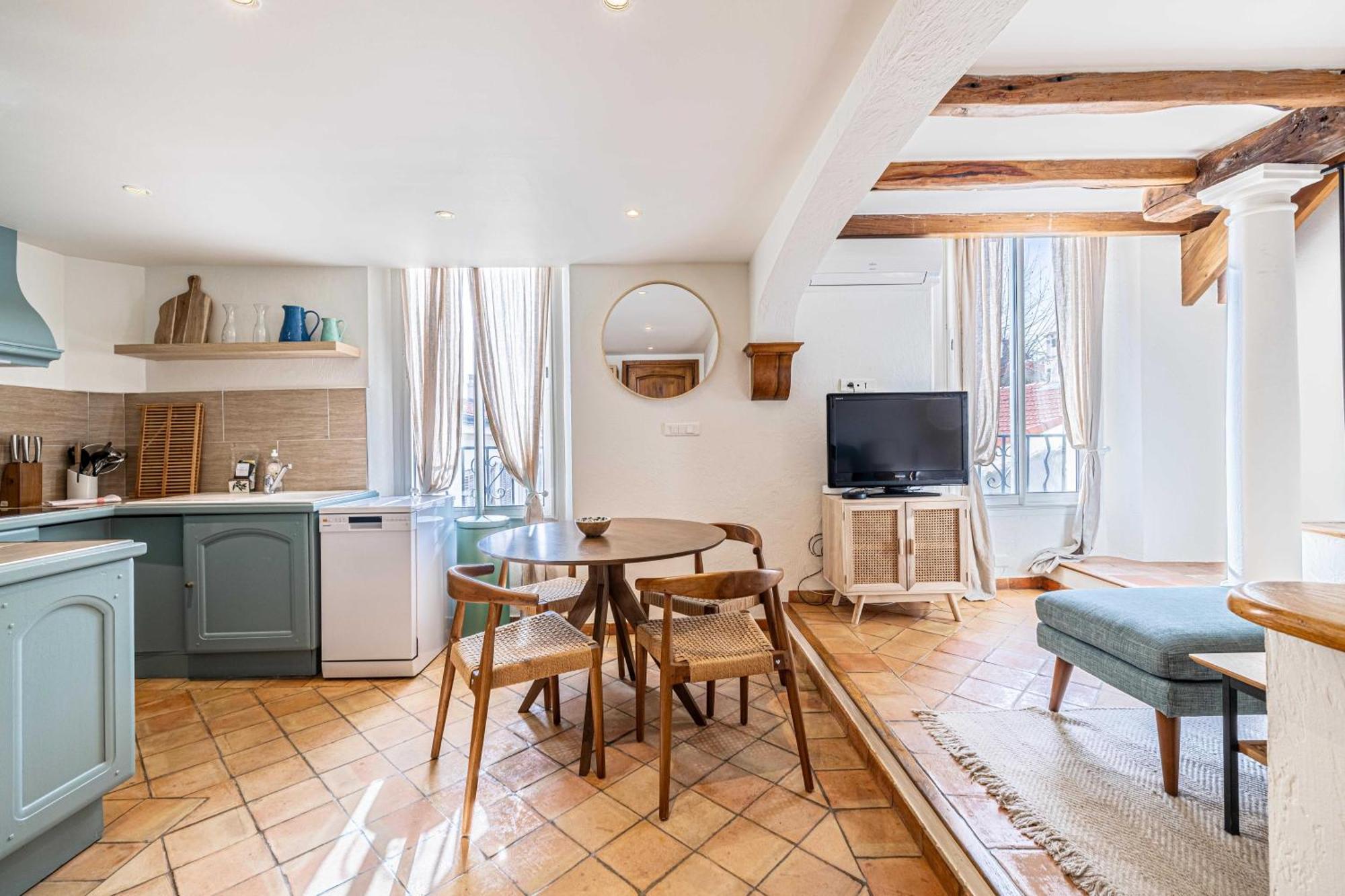 Charming Heart Of Suquet Neighborhood Cannes