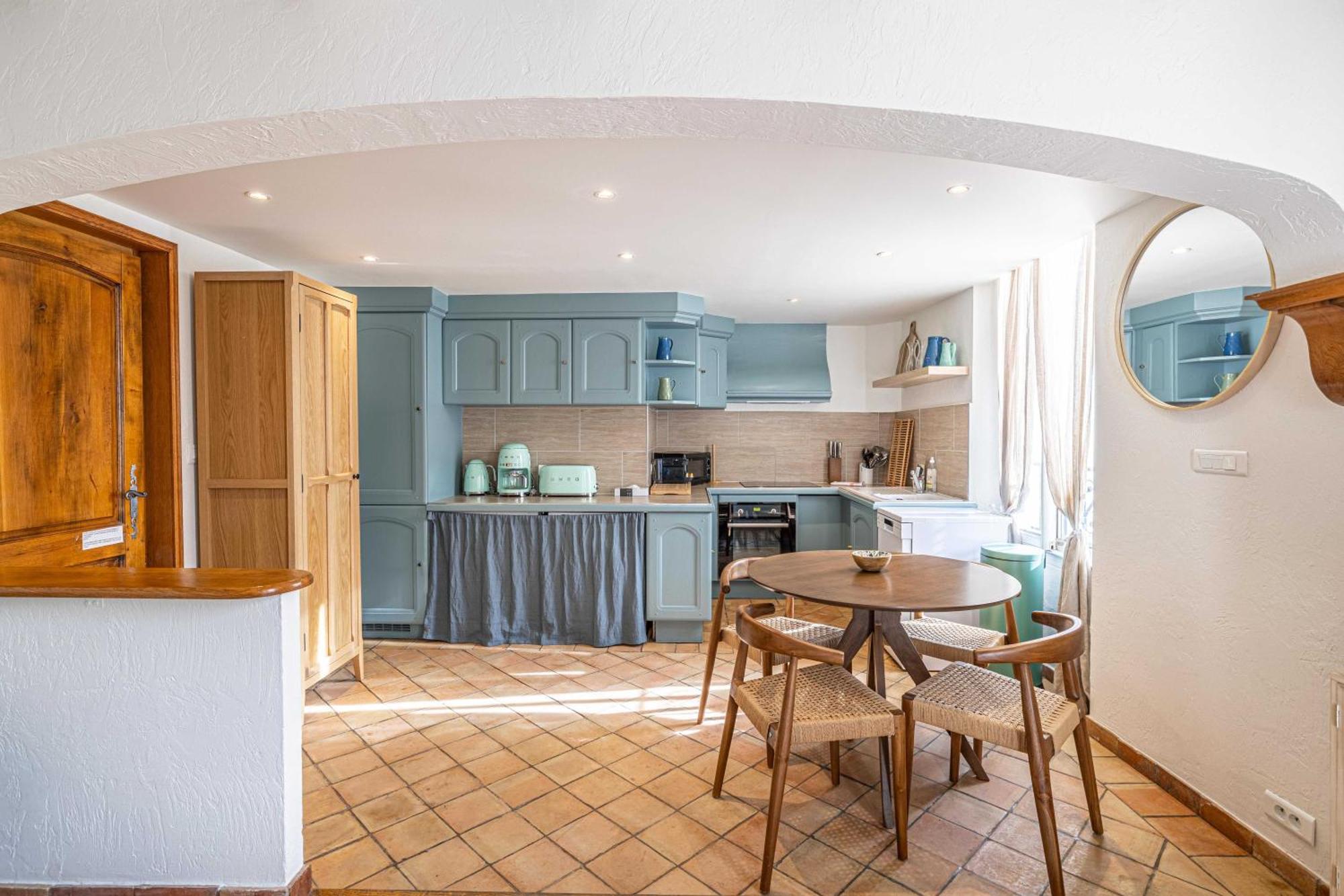 Charming Heart Of Suquet Neighborhood *